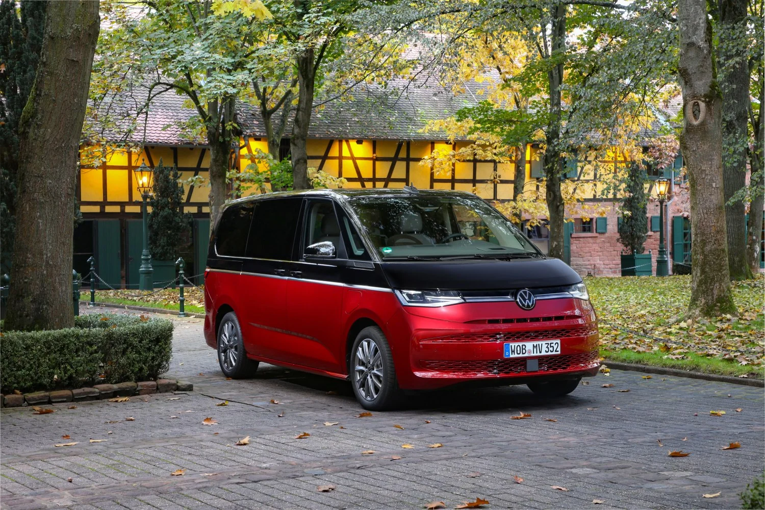 Volkswagen Multivan 1.4 eHybrid (218 Hp) DSG2021 - - 1