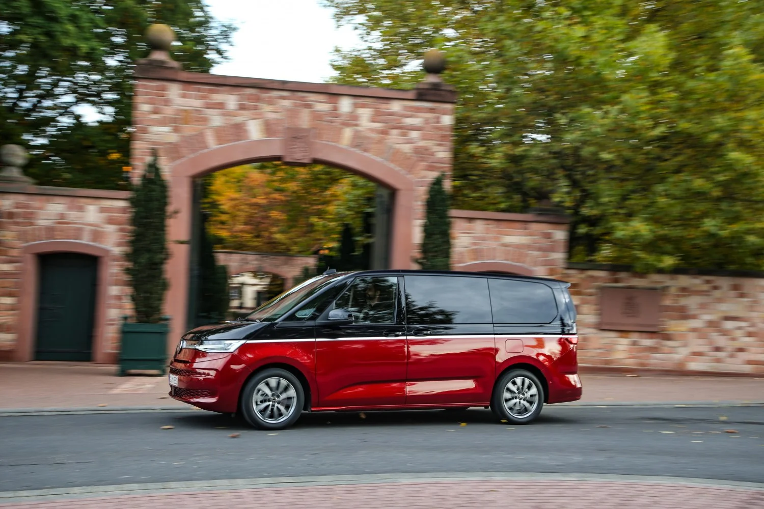 Volkswagen Multivan 1.4 eHybrid (218 Hp) DSG2021 - thumbnail 2