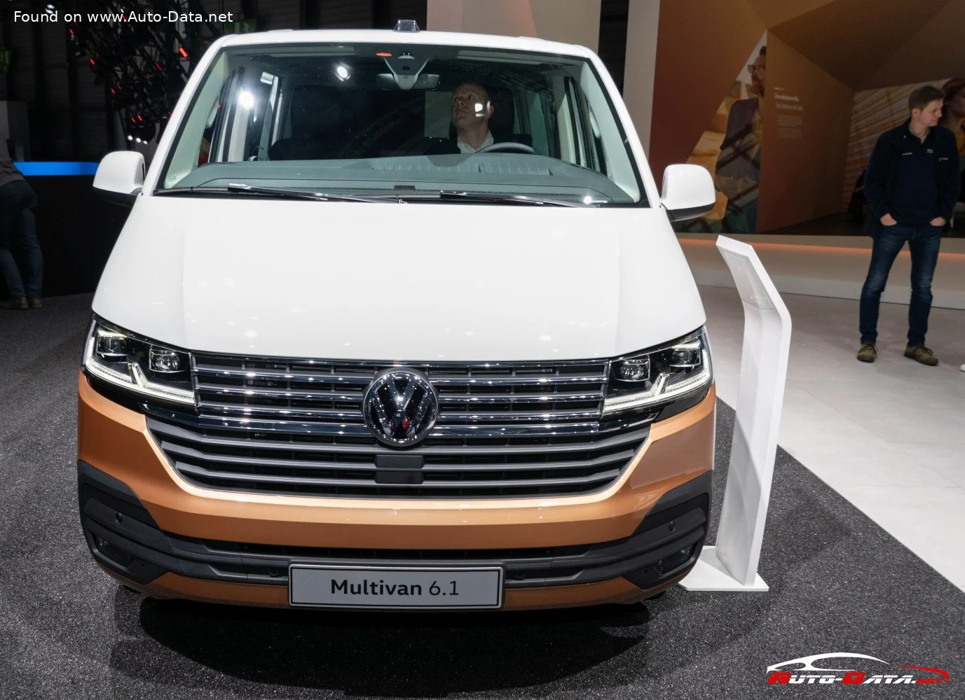Volkswagen Multivan 2.0 TDI (110 Hp)2019 - 2021 thumbnail 3
