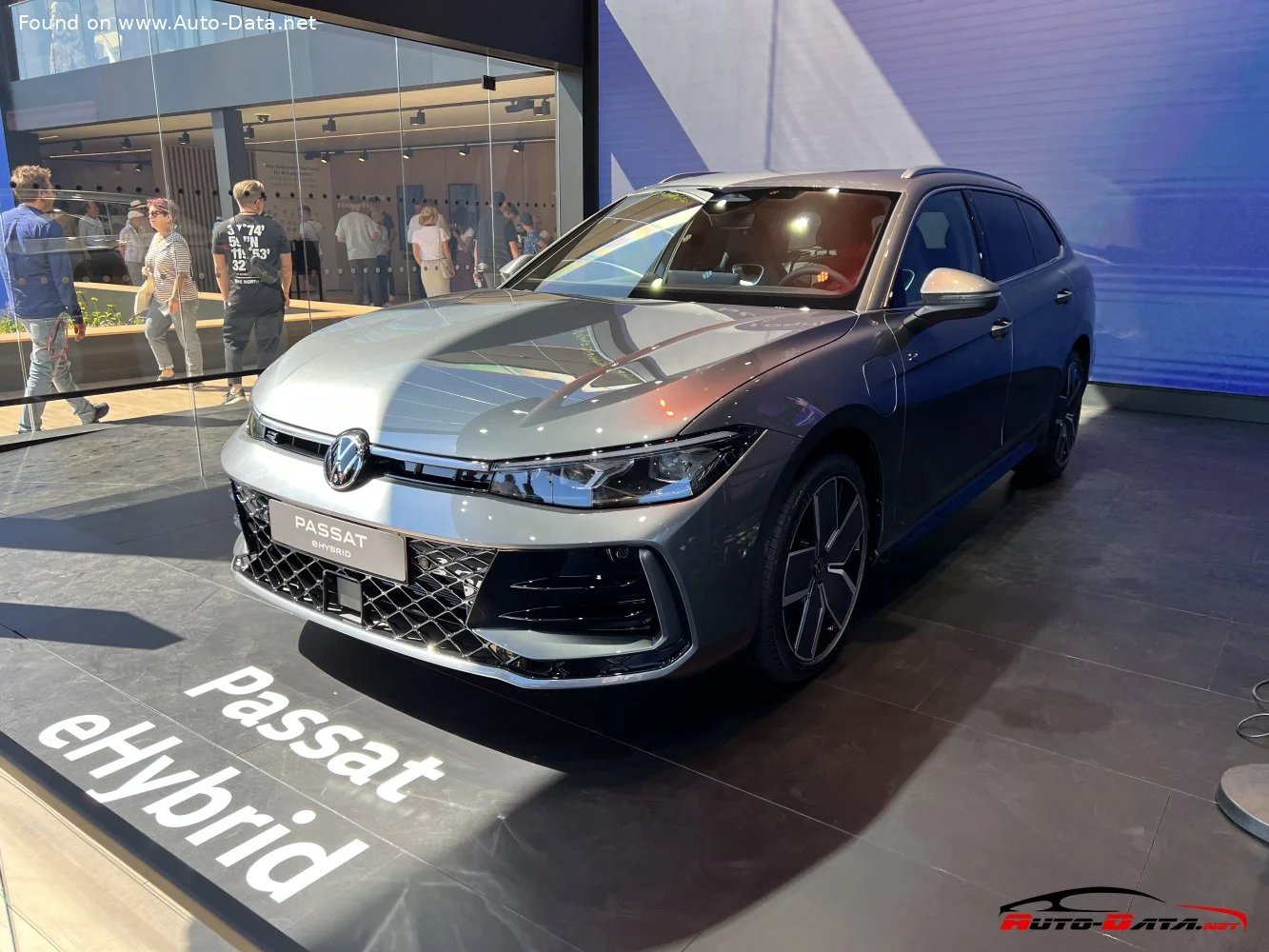 Volkswagen Passat 1.5 eTSI (150 Hp) Mild Hybrid DSG2023 - - 1