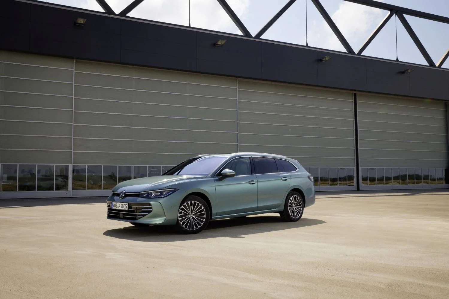 Volkswagen Passat 1.5 eTSI (150 Hp) Mild Hybrid DSG2023 - thumbnail 9