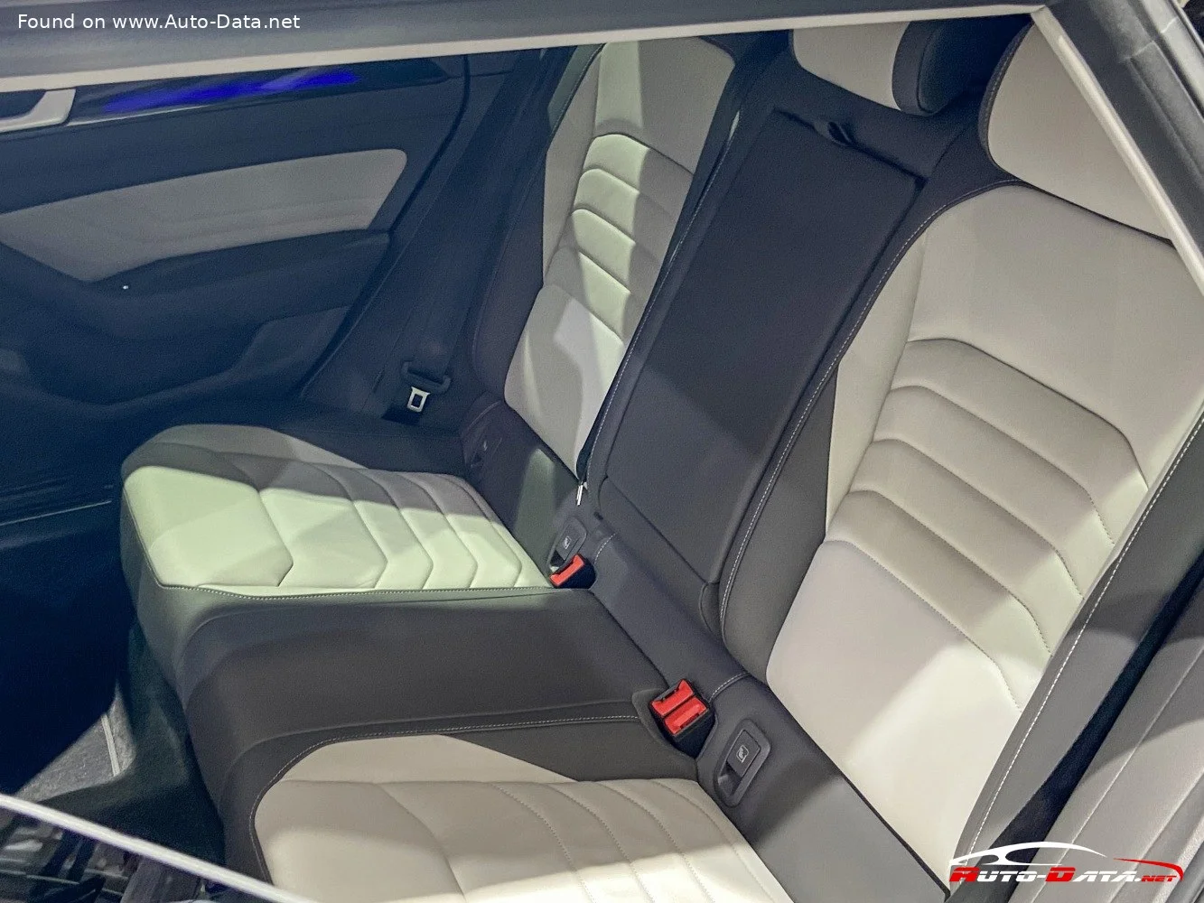 Volkswagen Passat 1.5 TSI (150 Hp) ACT2019 - 2023 thumbnail 18