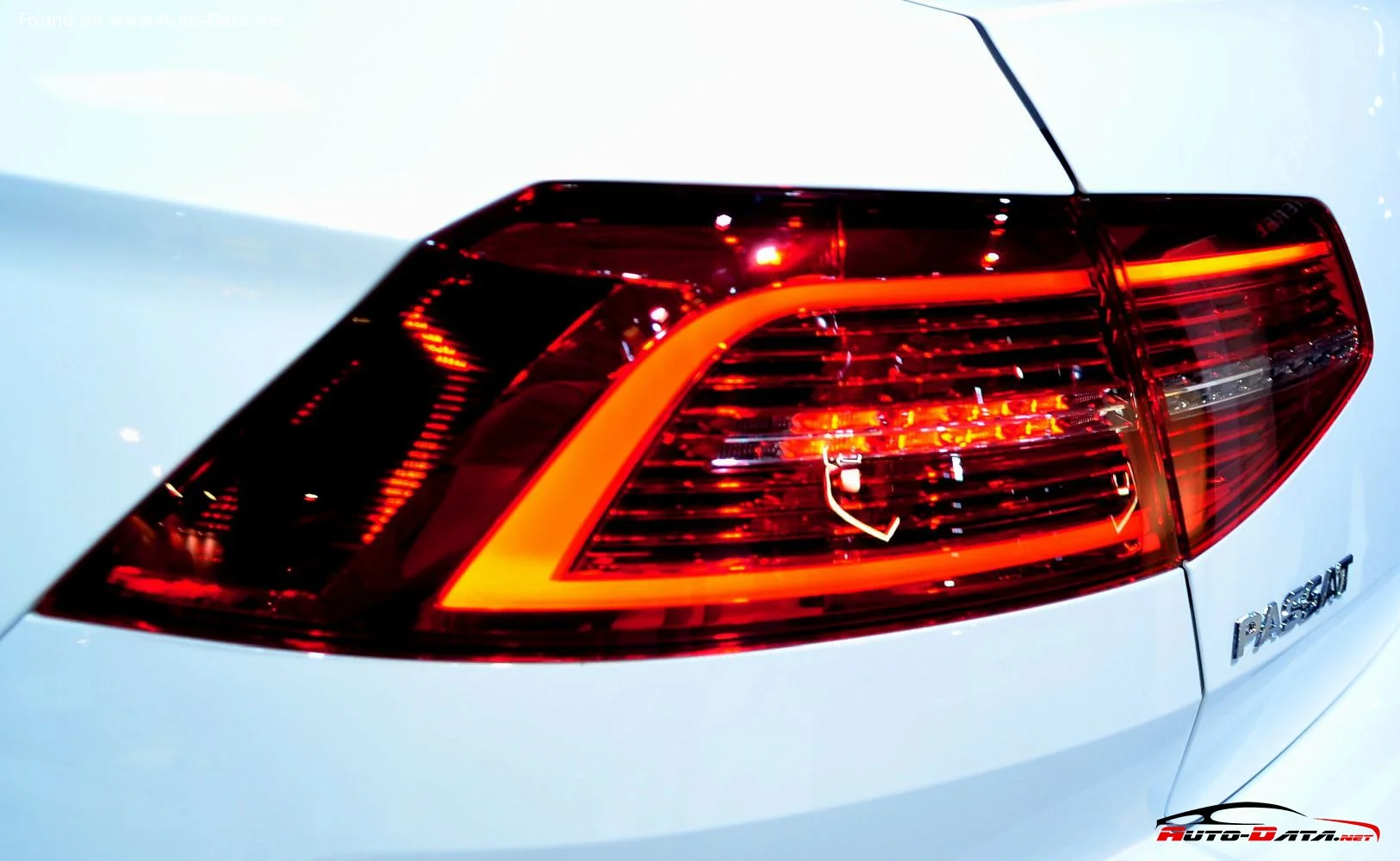 Volkswagen Passat 1.4 TSI (125 Hp)2014 - 2018 thumbnail 13