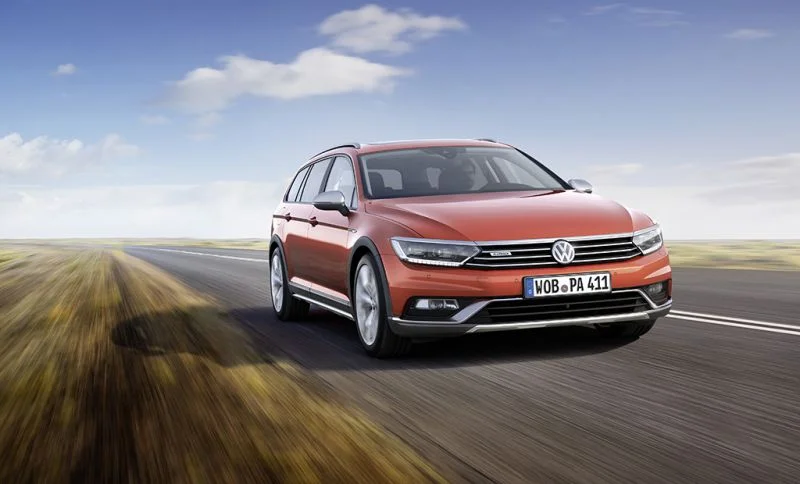 Volkswagen Passat 2.0 BiTDI (240 Hp) 4MOTION DSG2015 - 2018 thumbnail 4