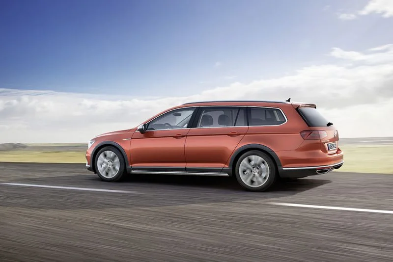 Volkswagen Passat 2.0 BiTDI (240 Hp) 4MOTION DSG2015 - 2018 thumbnail 8
