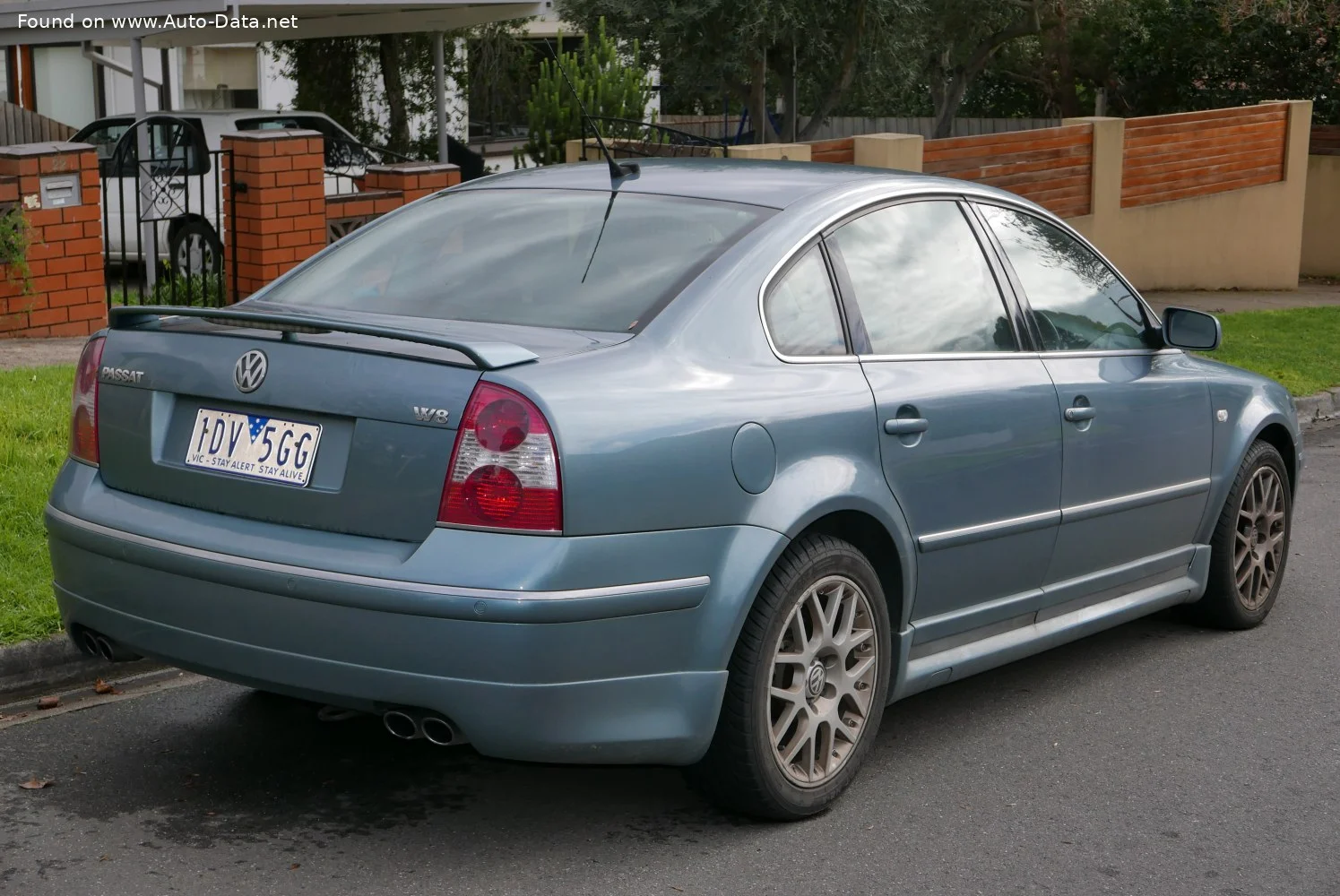 Volkswagen Passat 1.6 (102 Hp)2000 - 2005 thumbnail 12