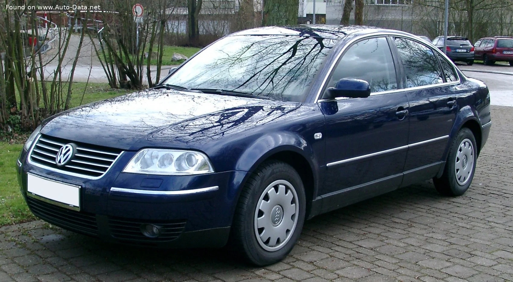 Volkswagen Passat 1.6 (102 Hp)2000 - 2005 thumbnail 9