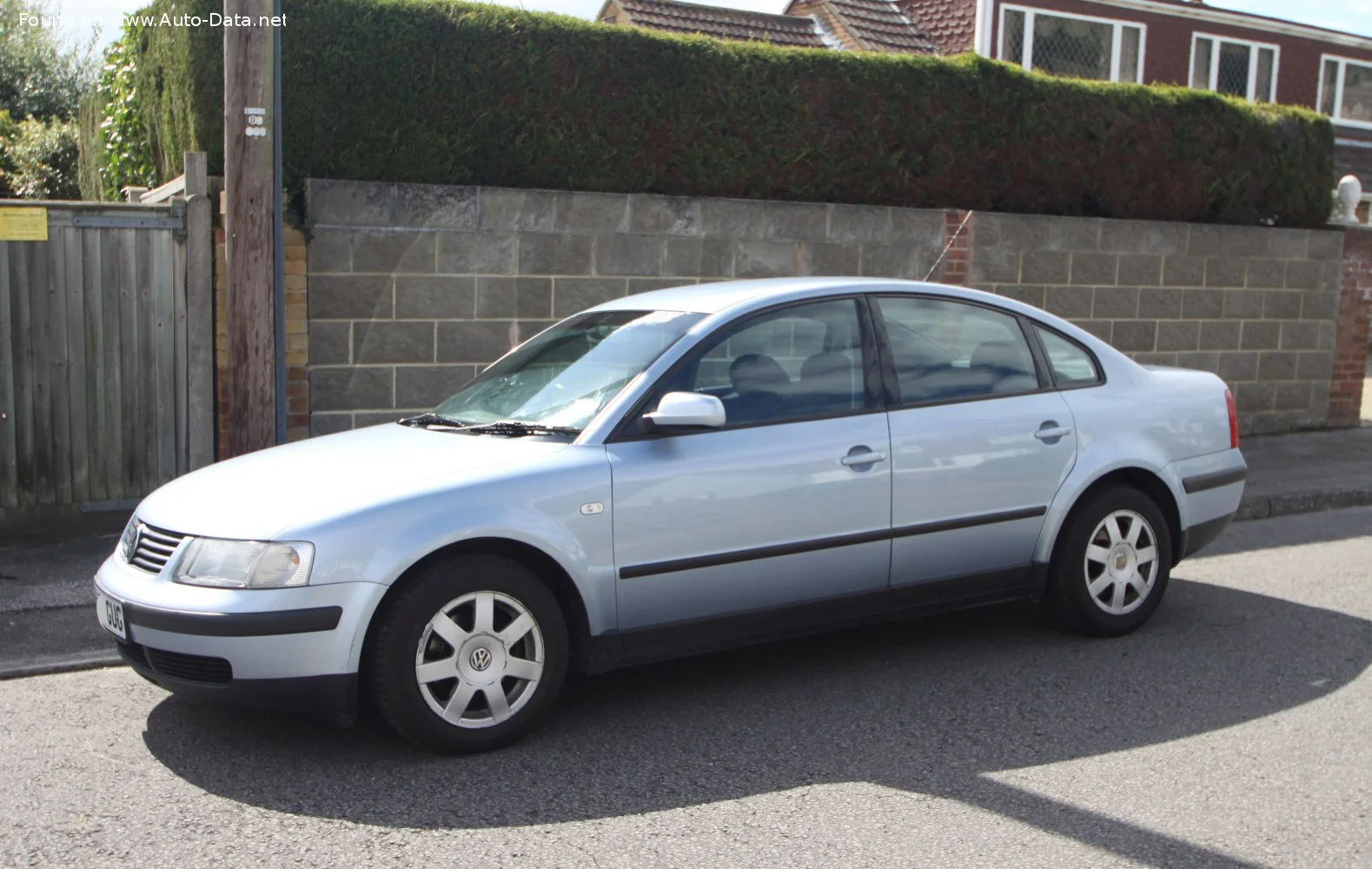 Volkswagen Passat 1.6 (101 Hp)1996 - 2000 thumbnail 5