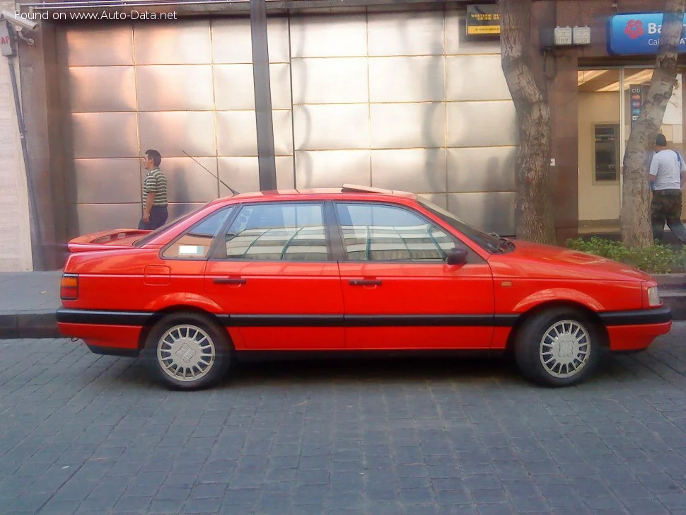 Volkswagen Passat 1.6 (72 Hp)1988 - 1991 thumbnail 4