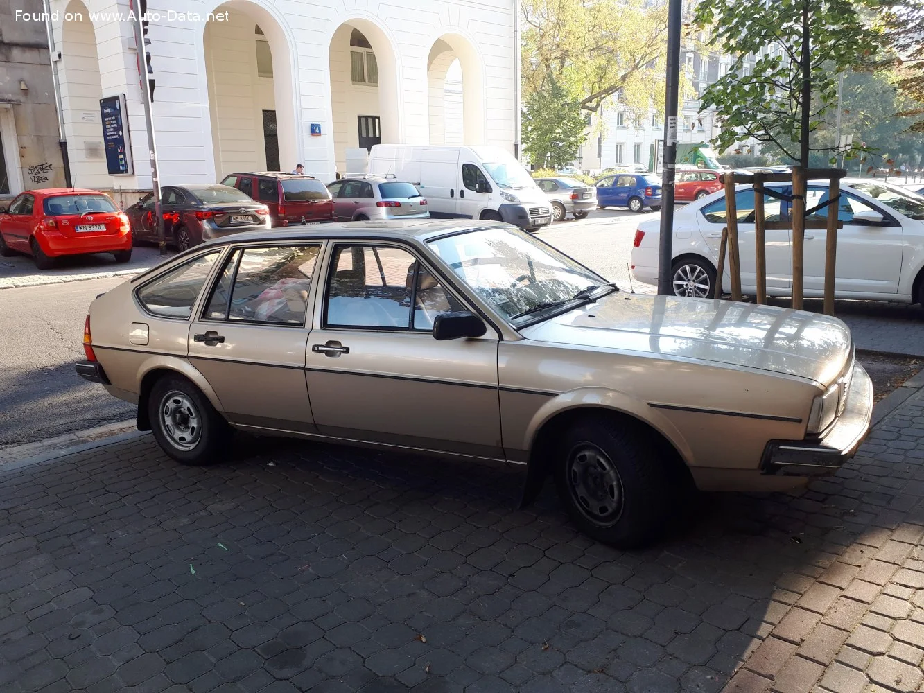 Volkswagen Passat 1.3 (55 Hp)1980 - 1983 thumbnail 5