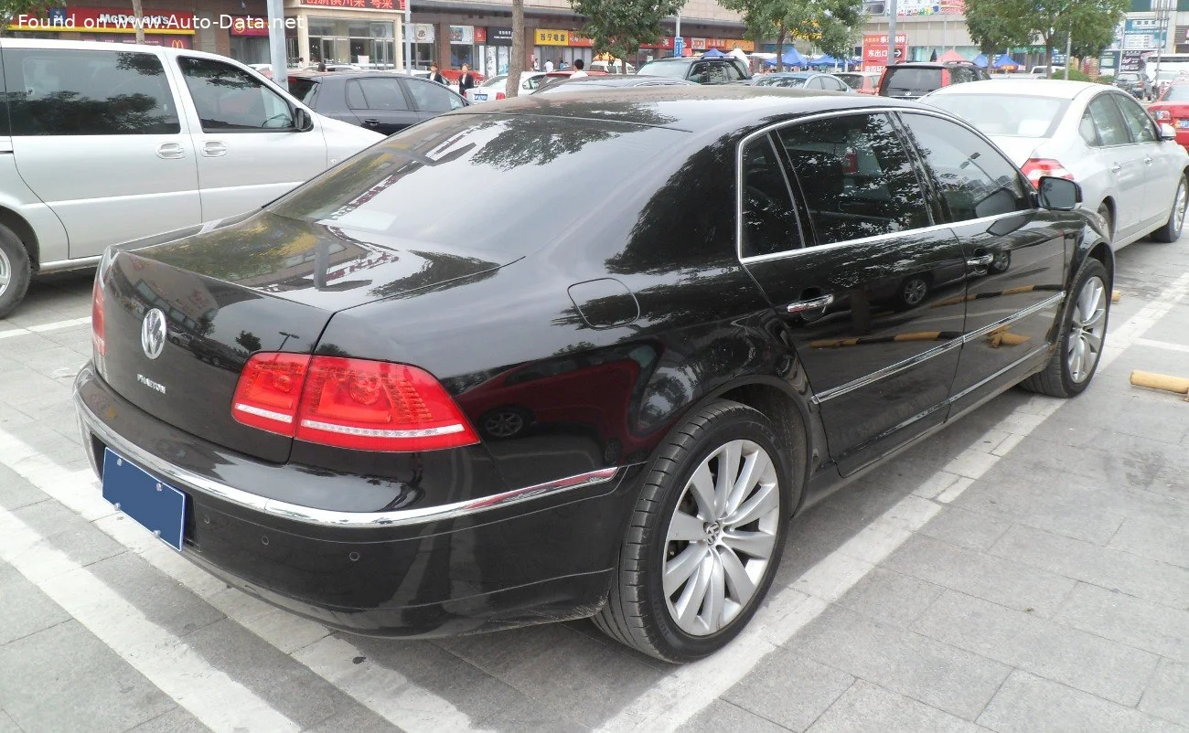 Volkswagen Phaeton 3.0 V6 FSI (250 Hp) 4MOTION Tiptronic2013 - 2016 thumbnail 2