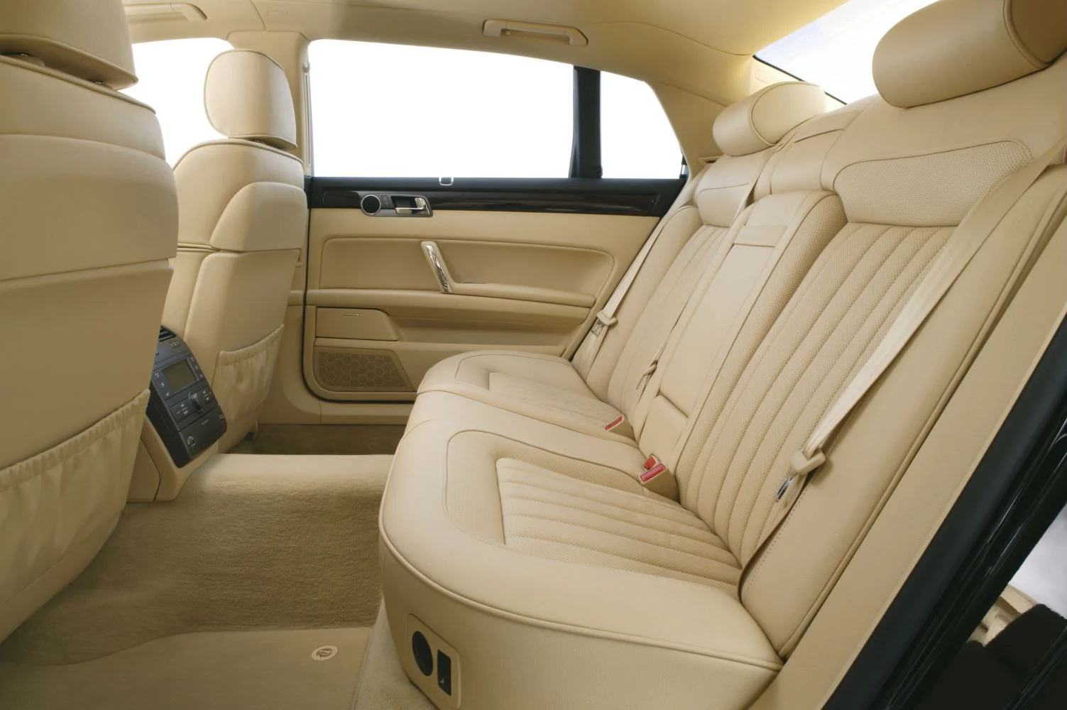 Volkswagen Phaeton 3.2 V6 (241 Hp) Tiptronic 4Motion2005 - 2008 thumbnail 4