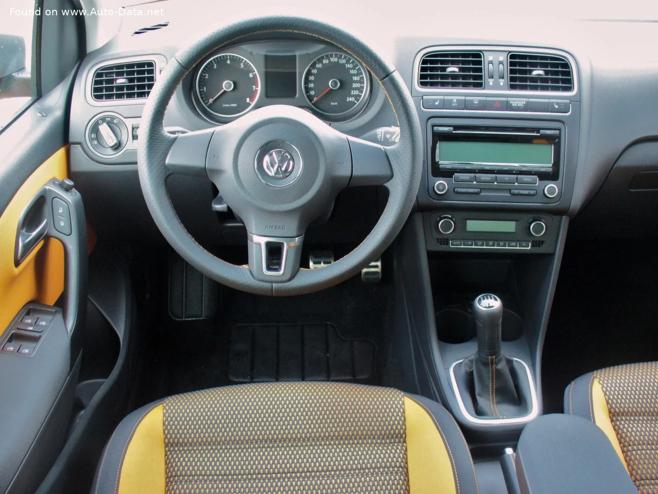 Volkswagen Polo 1.2 (70 Hp)2010 - 2013 thumbnail 8