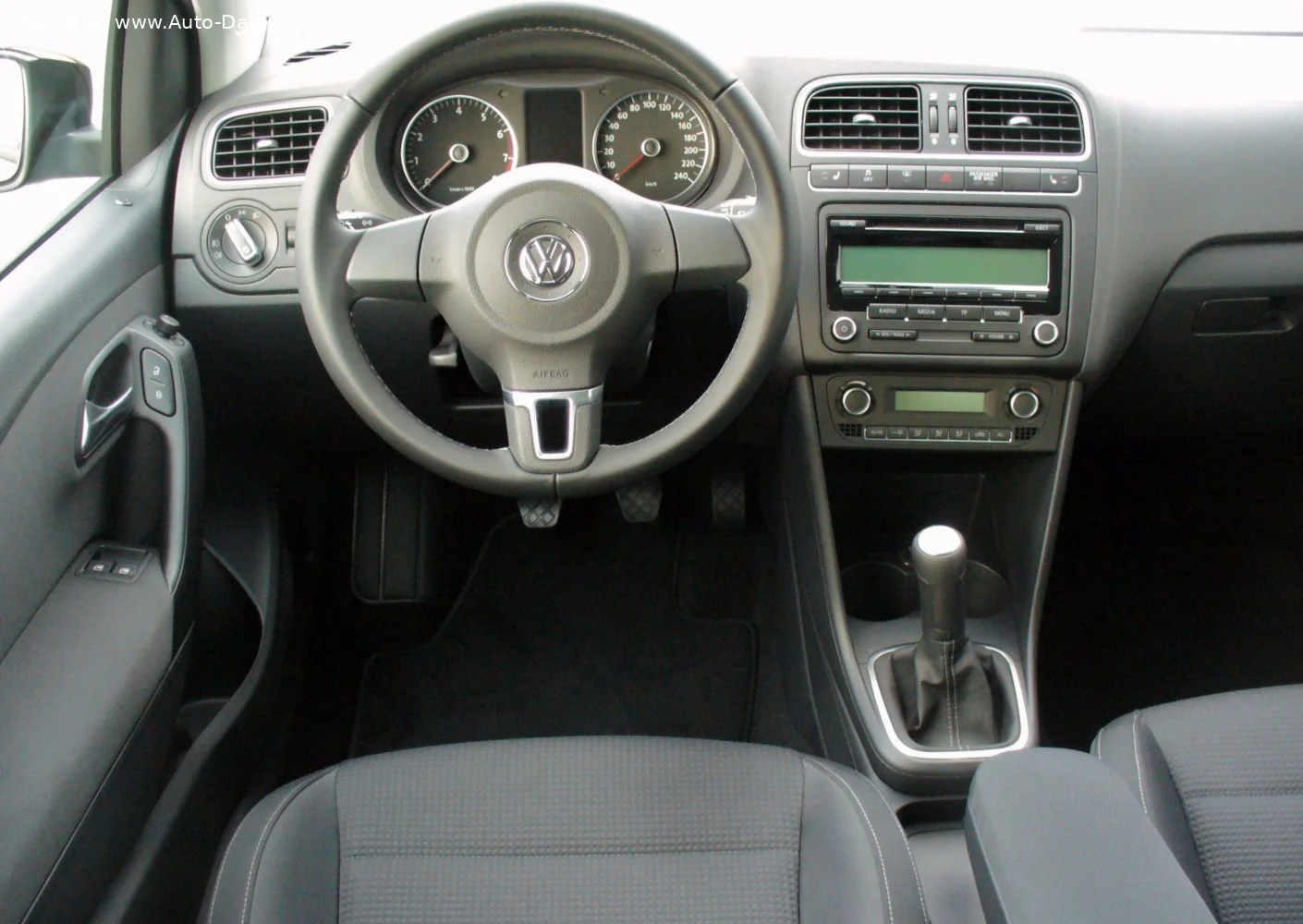 Volkswagen Polo 1.2 (60 Hp)2009 - 2014 thumbnail 12