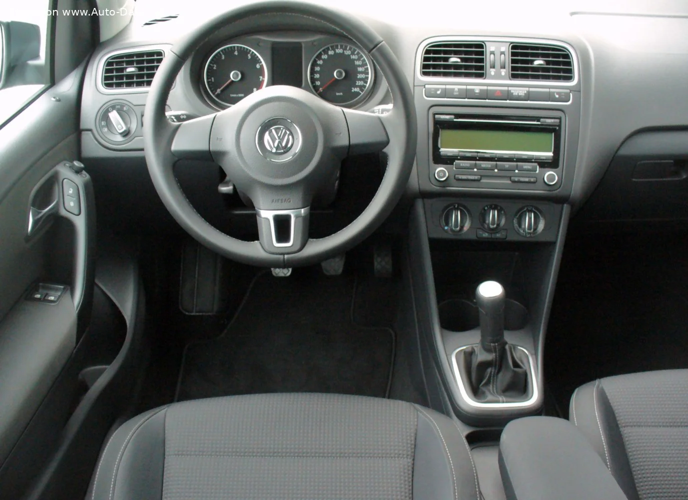 Volkswagen Polo 1.2 (60 Hp)2009 - 2014 thumbnail 8