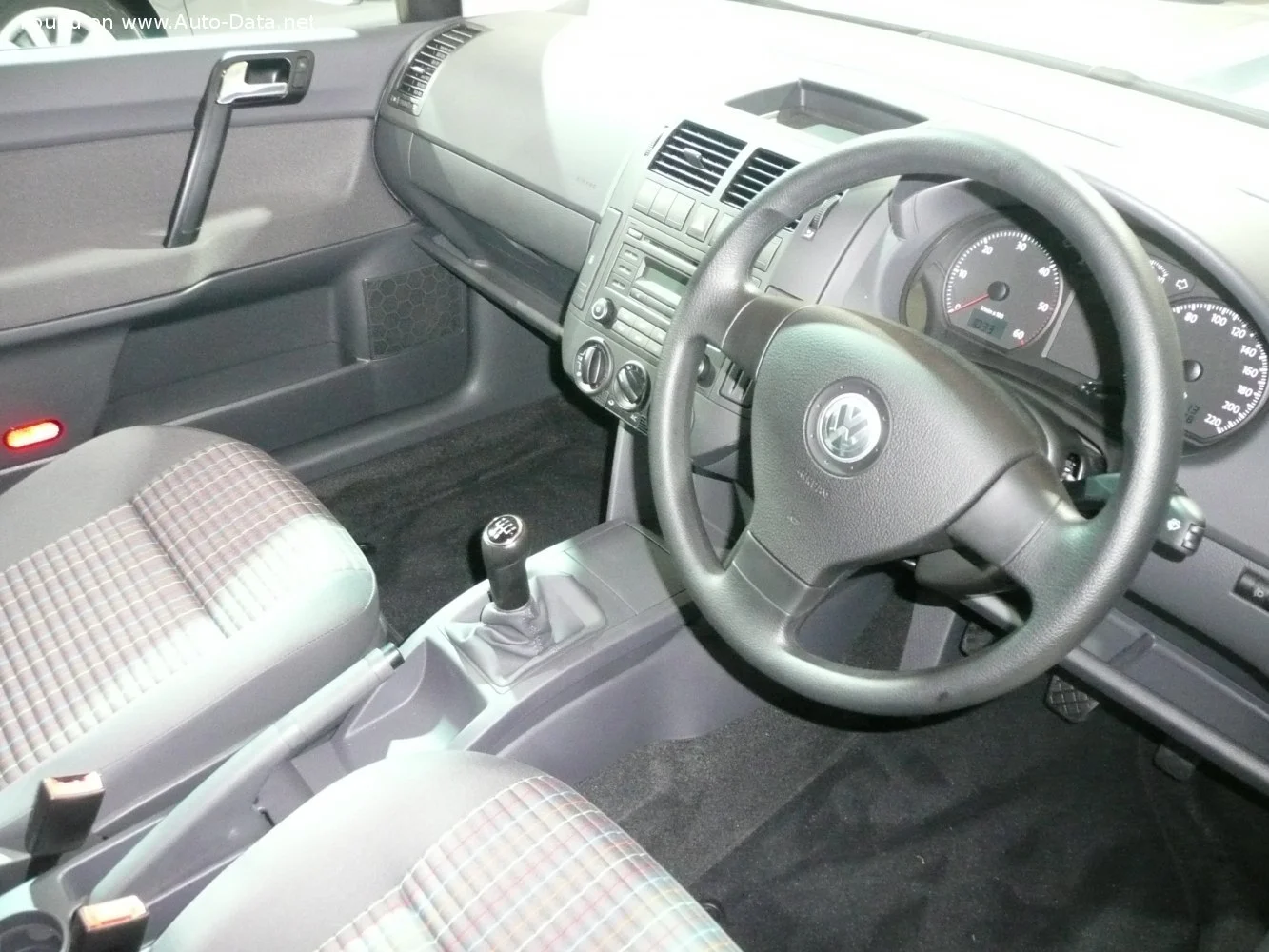 Volkswagen Polo 1.2 (70 Hp) 3-d2007 - 2009 thumbnail 13