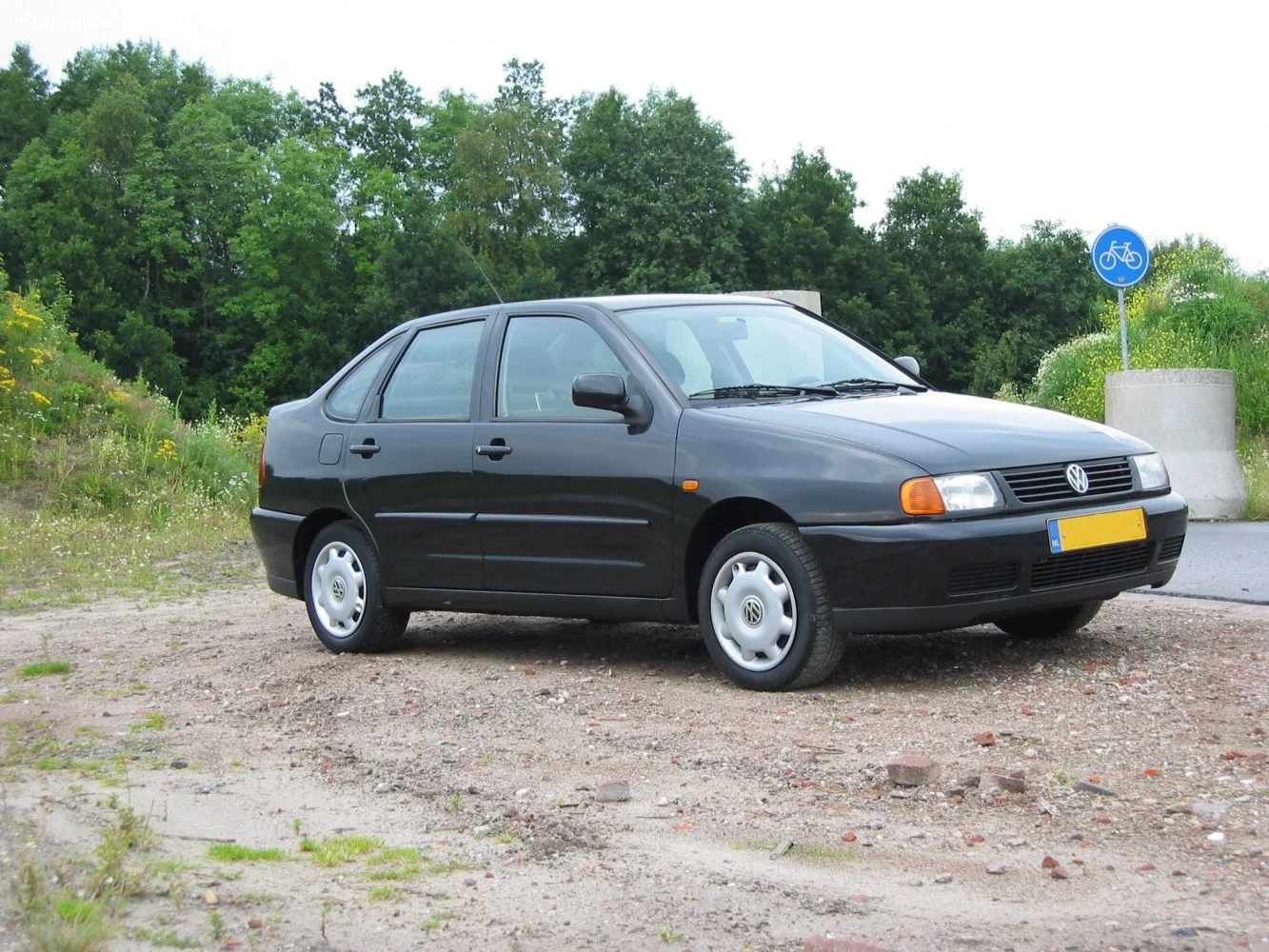 Volkswagen Polo 1.4 16V (75 Hp)1999 - 2000 thumbnail 3