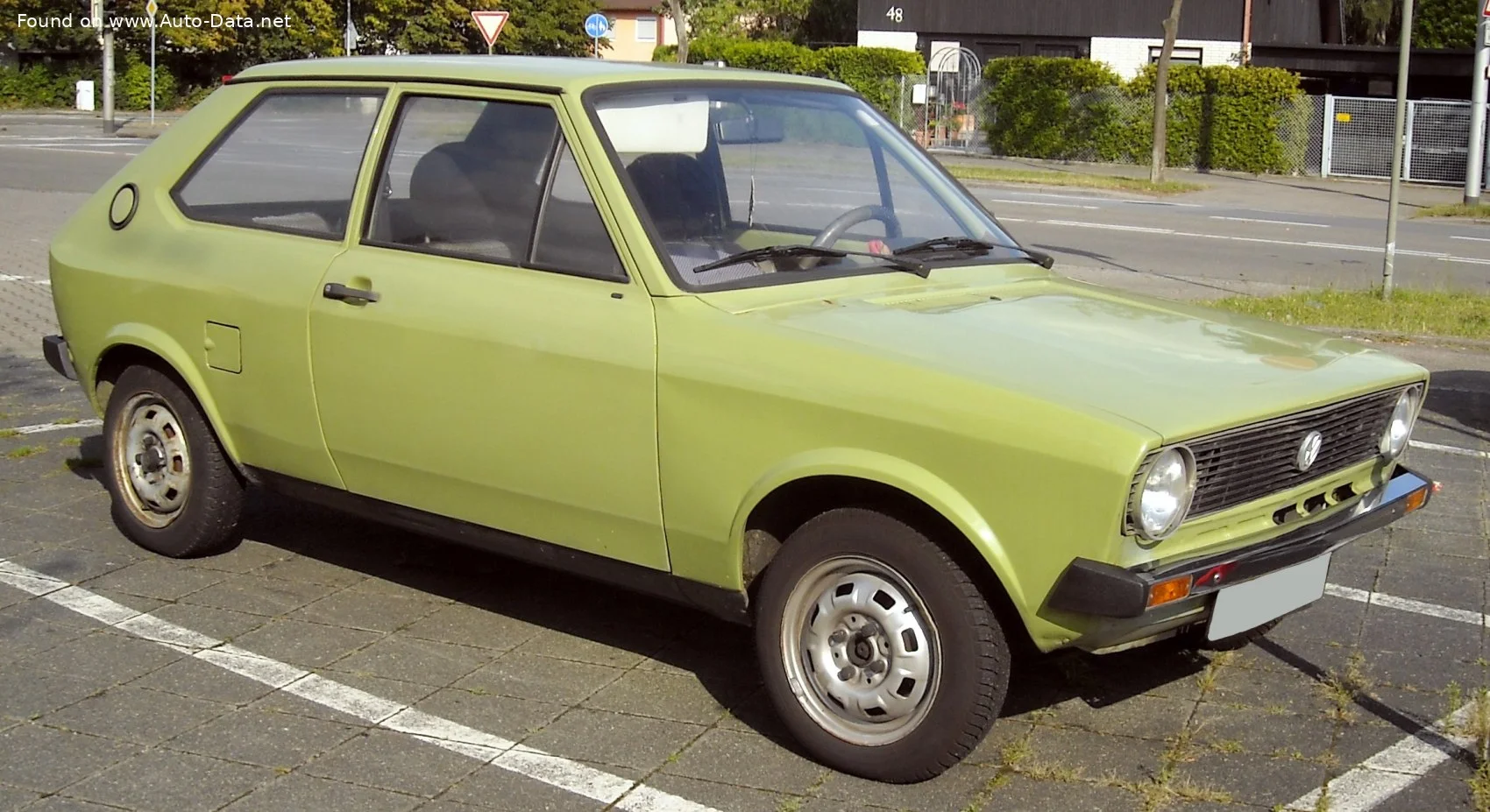 Volkswagen Polo 0.9 (40 Hp)1975 - 1981 thumbnail 4