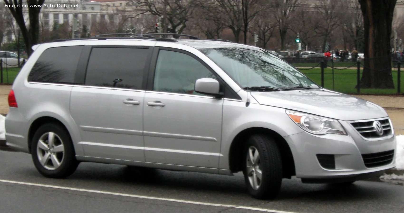 Volkswagen Routan 3.6 V6 (283 Hp) Automatic2010 - 2013 thumbnail 5
