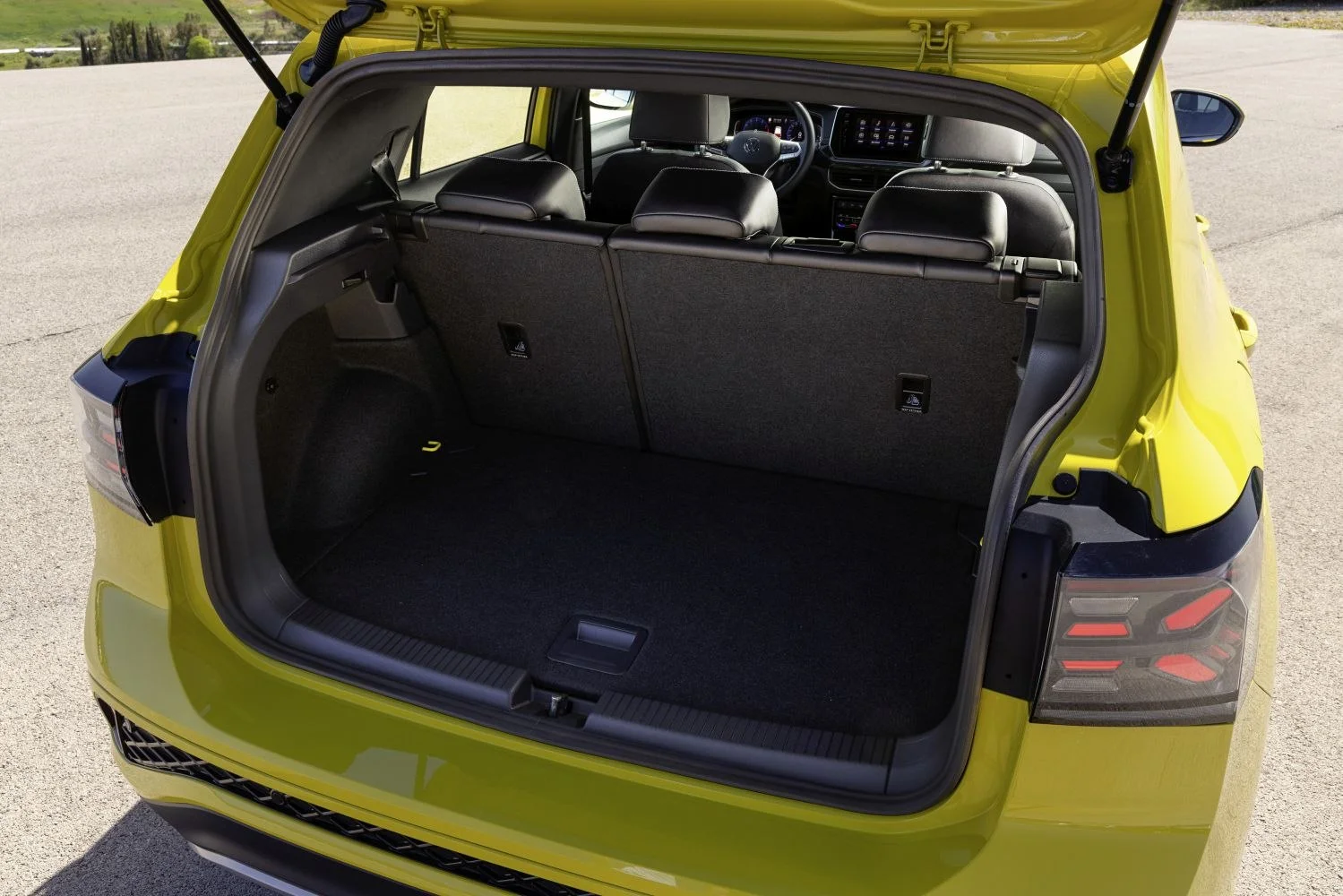 Volkswagen T-Cross 1.0 TSI (115 Hp)2023 - thumbnail 13