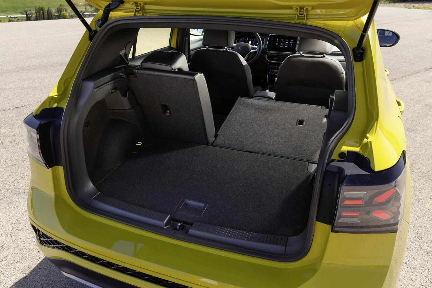 Volkswagen T-Cross 1.0 TSI (115 Hp)2023 - thumbnail 15