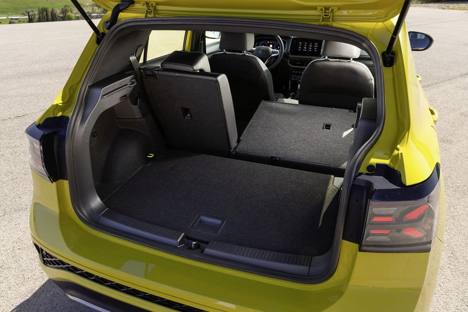 Volkswagen T-Cross 1.0 TSI (115 Hp)2023 - thumbnail 16