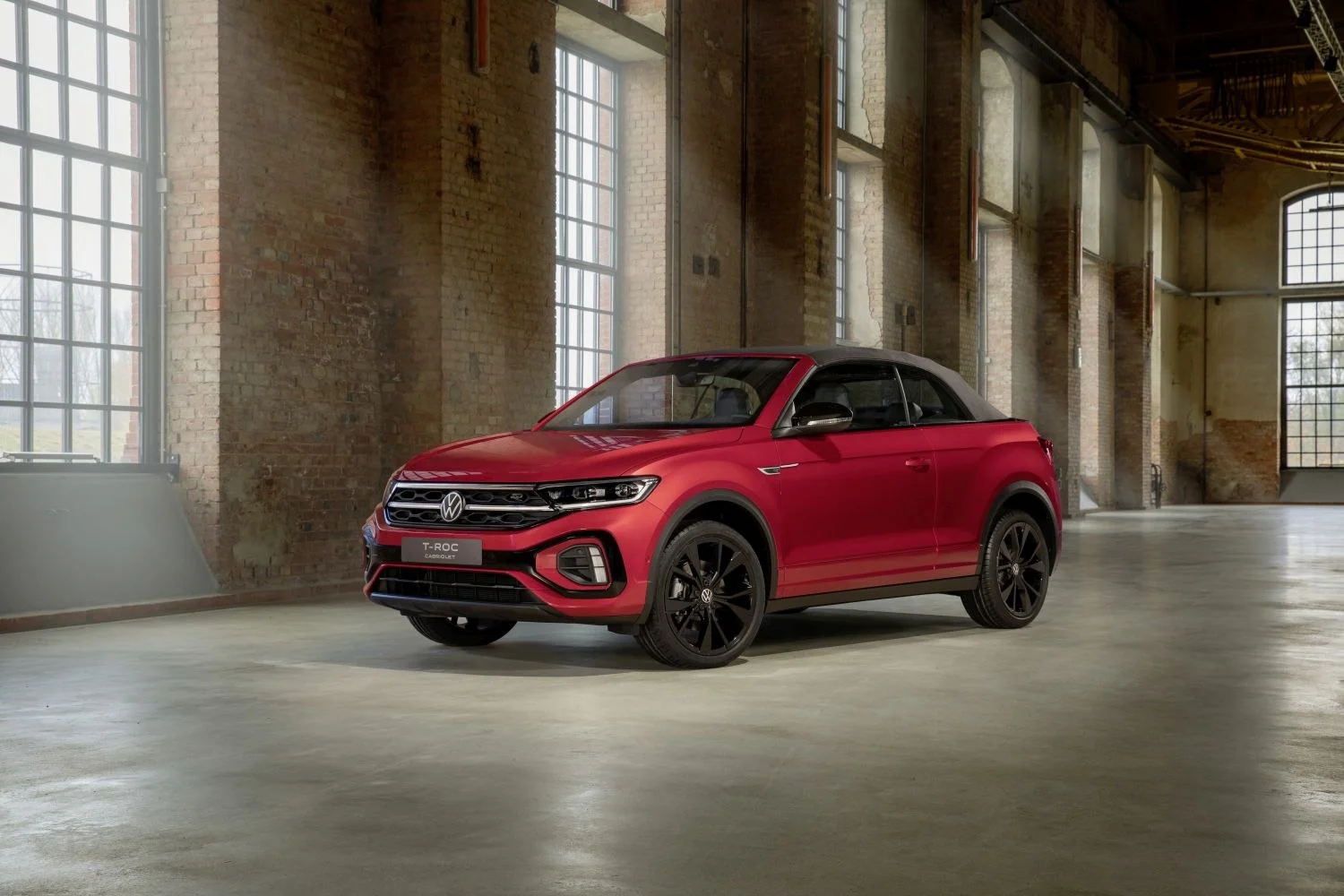 Volkswagen T-Roc 1.0 TSI (110 Hp)2022 - 2024 thumbnail 2
