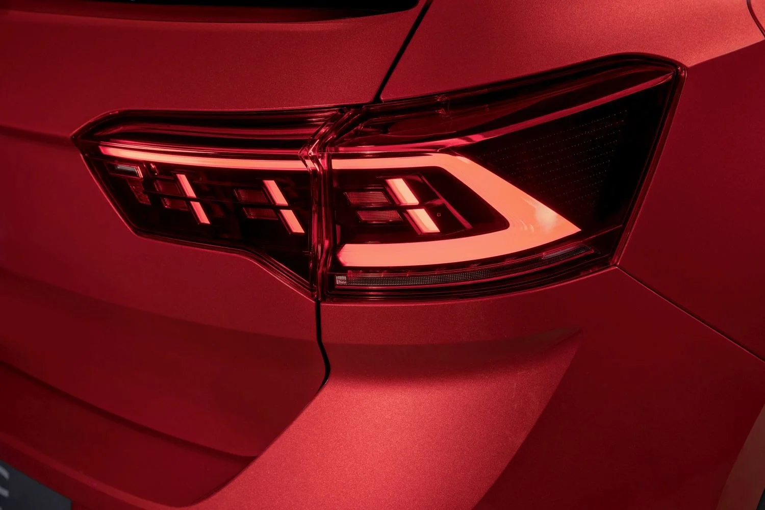 Volkswagen T-Roc 1.0 TSI (110 Hp)2022 - 2024 thumbnail 14