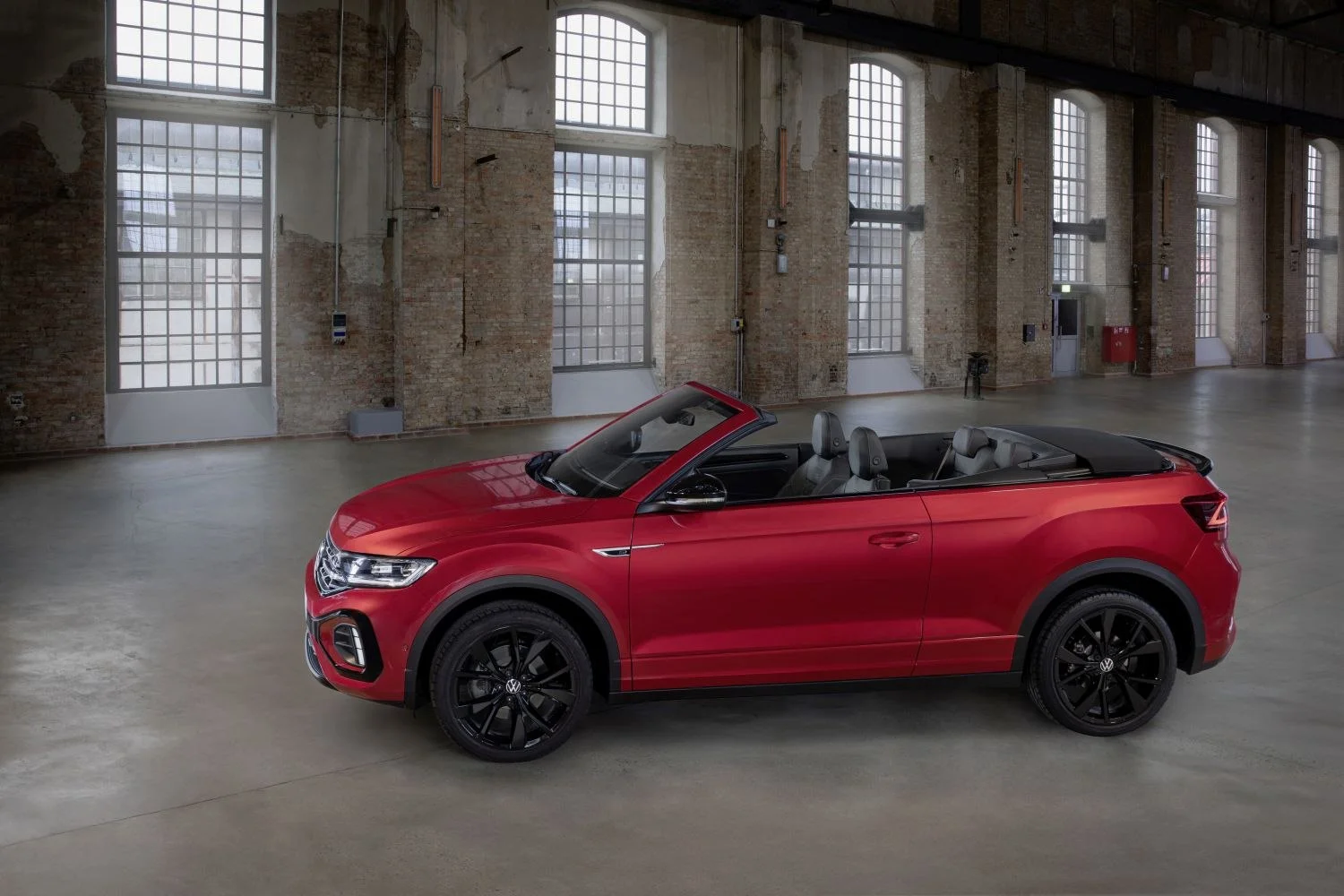 Volkswagen T-Roc 1.0 TSI (110 Hp)2022 - 2024 thumbnail 15