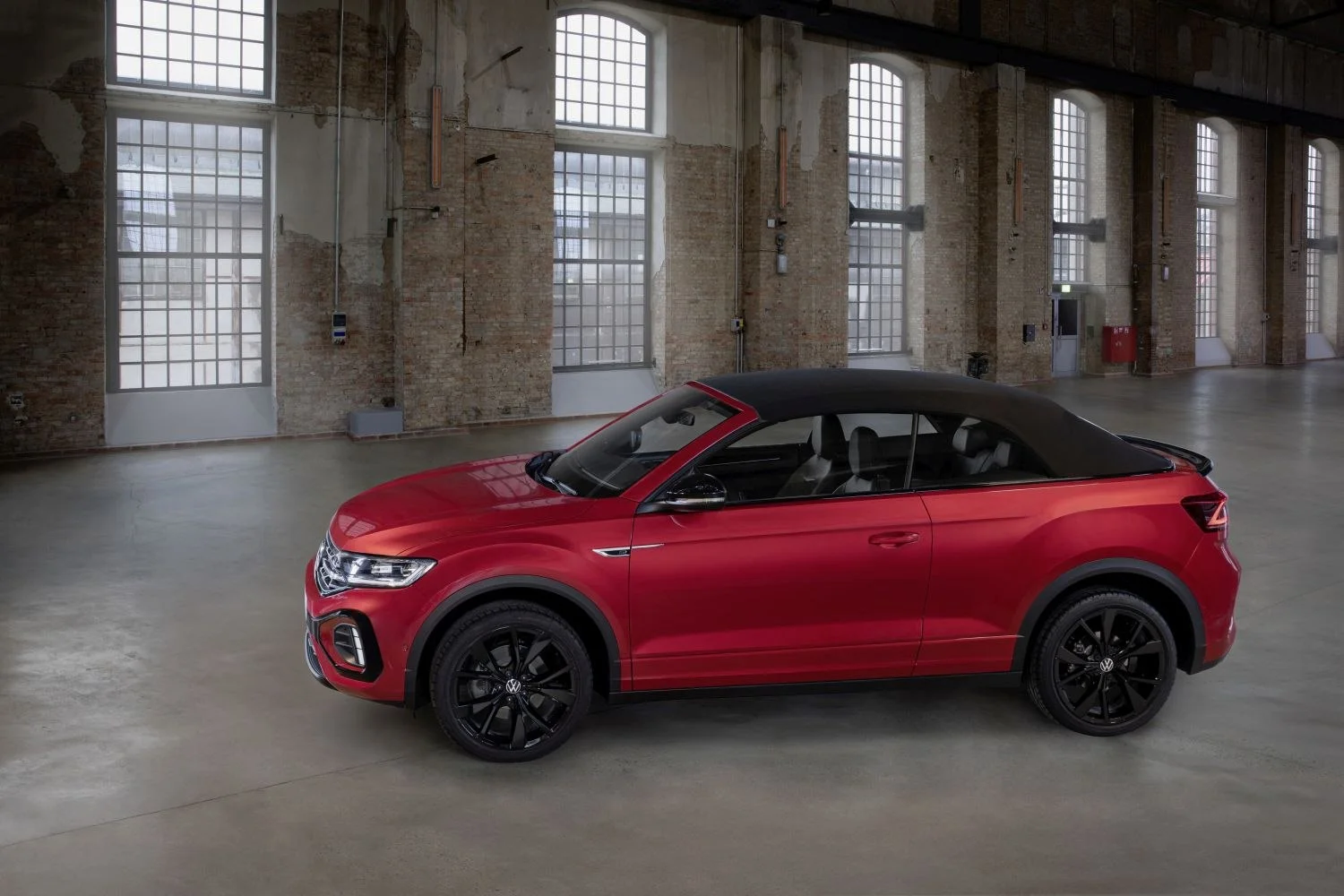 Volkswagen T-Roc 1.0 TSI (110 Hp)2022 - 2024 thumbnail 16