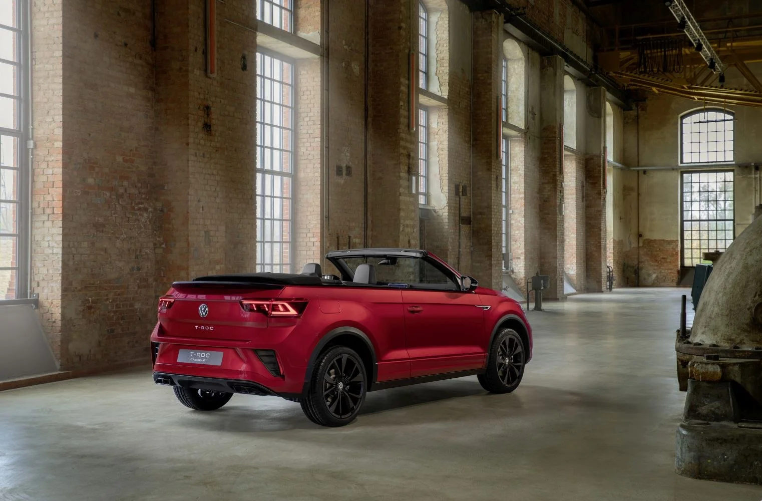 Volkswagen T-Roc 1.0 TSI (110 Hp)2022 - 2024 thumbnail 4