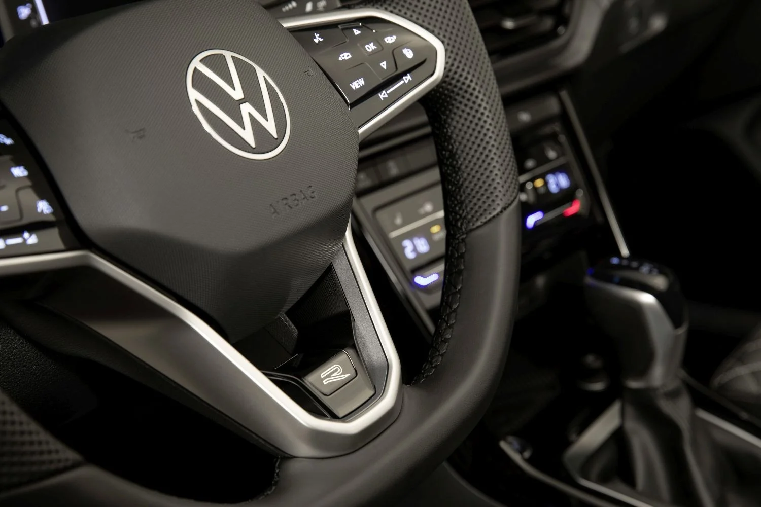 Volkswagen T-Roc 1.0 TSI (110 Hp)2022 - 2024 thumbnail 7