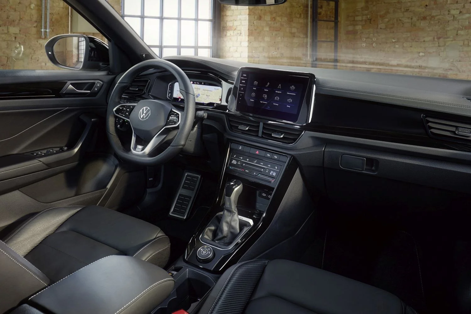 Volkswagen T-Roc 1.0 TSI (110 Hp)2022 - 2024 thumbnail 6