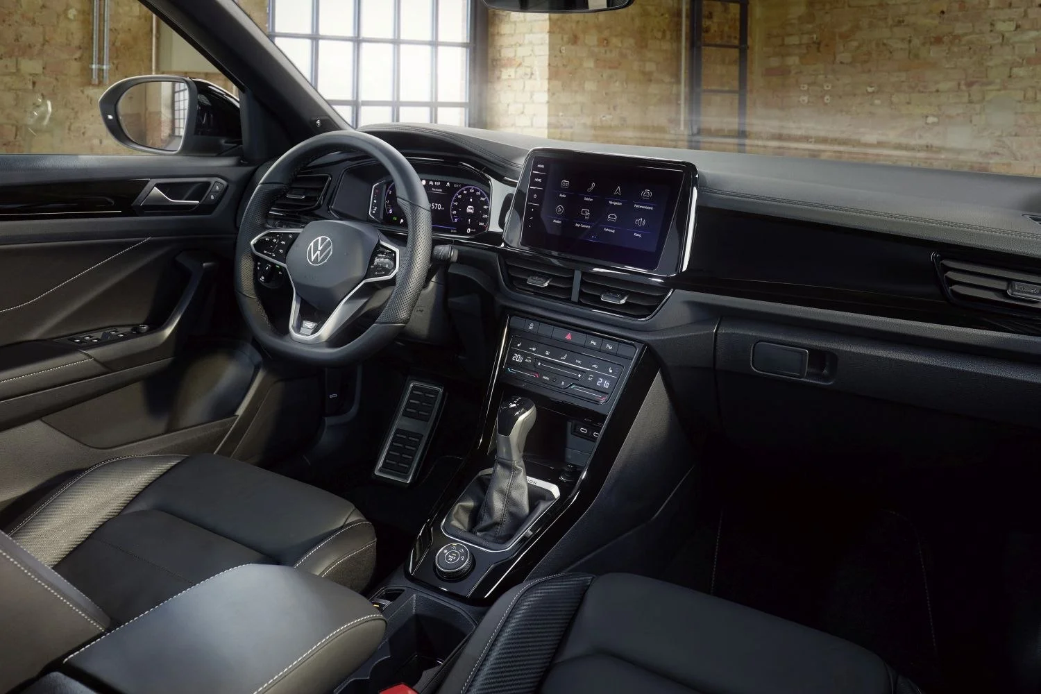 Volkswagen T-Roc 1.0 TSI (110 Hp)2022 - 2024 thumbnail 7