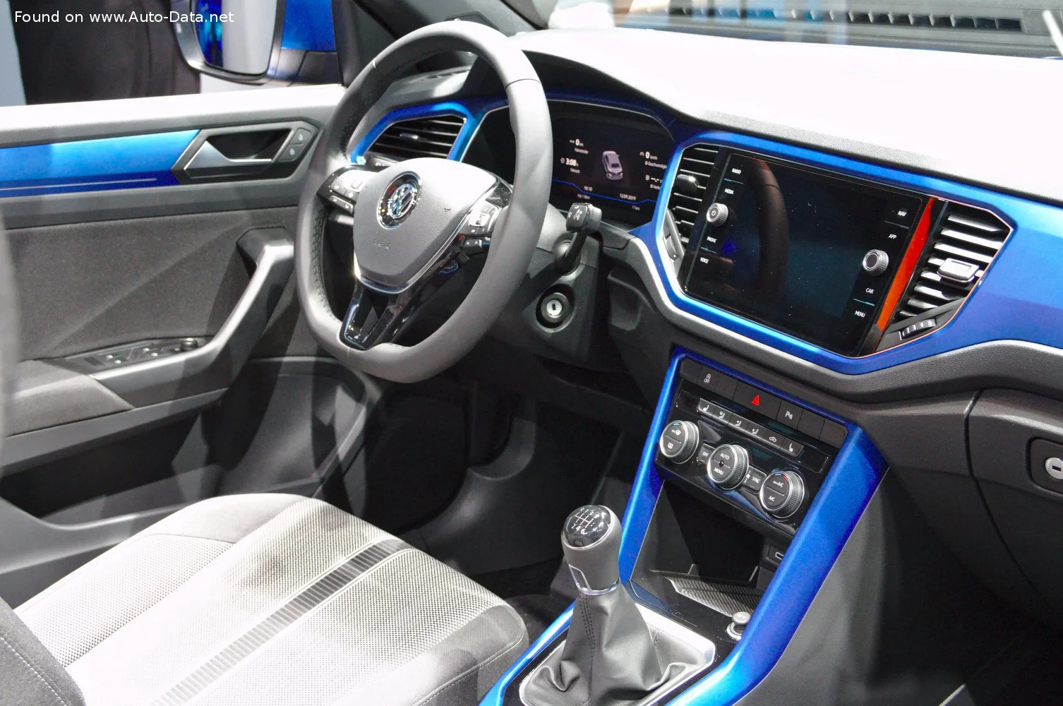 Volkswagen T-Roc 1.0 TSI (115 Hp) OPF2019 - 2021 thumbnail 3