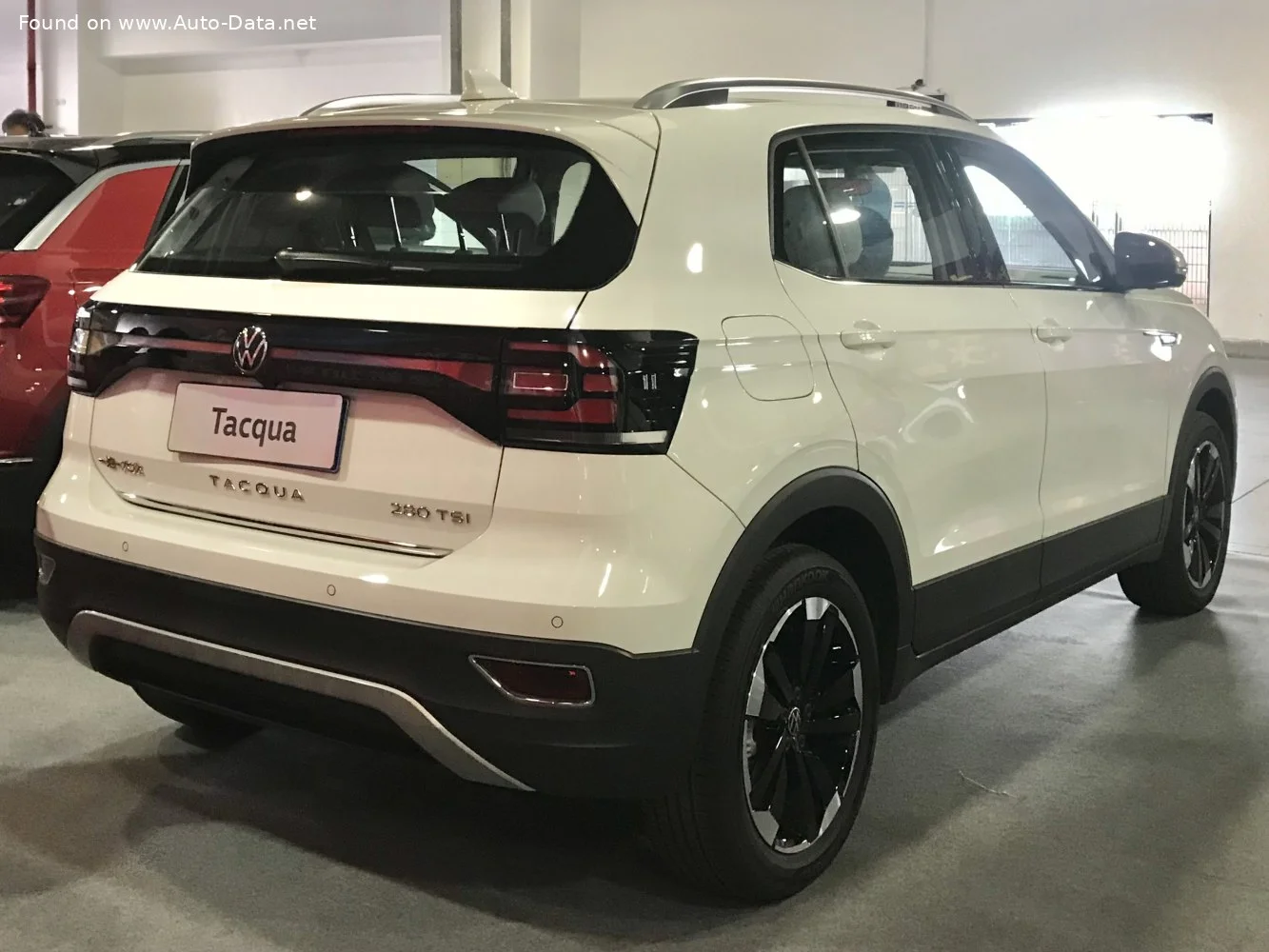 Volkswagen Tacqua 1.5 (113 Hp)2019 - thumbnail 2