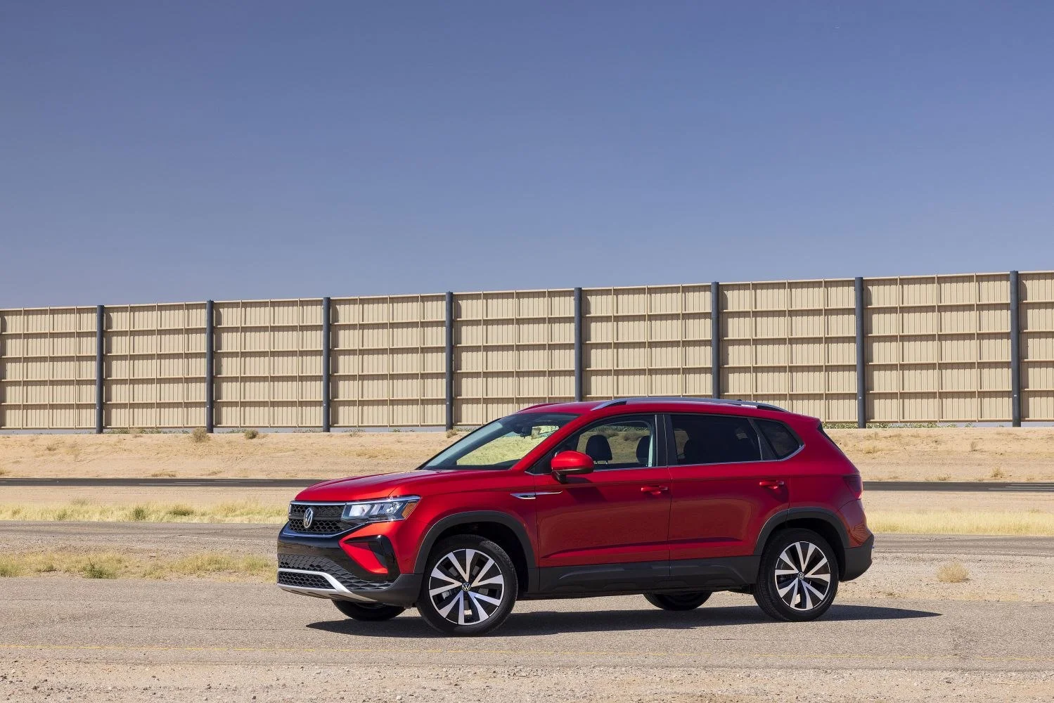 Volkswagen Taos 1.5T (158 Hp) 4MOTION DSG2021 - 2024 - 1