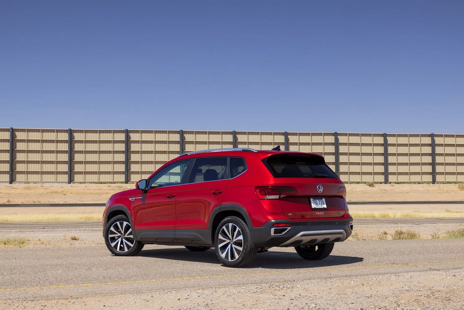Volkswagen Taos 1.5T (158 Hp) 4MOTION DSG2021 - 2024 thumbnail 2