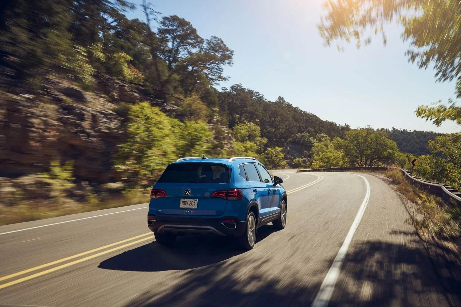 Volkswagen Taos 1.5T (158 Hp) 4MOTION DSG2021 - 2024 thumbnail 14