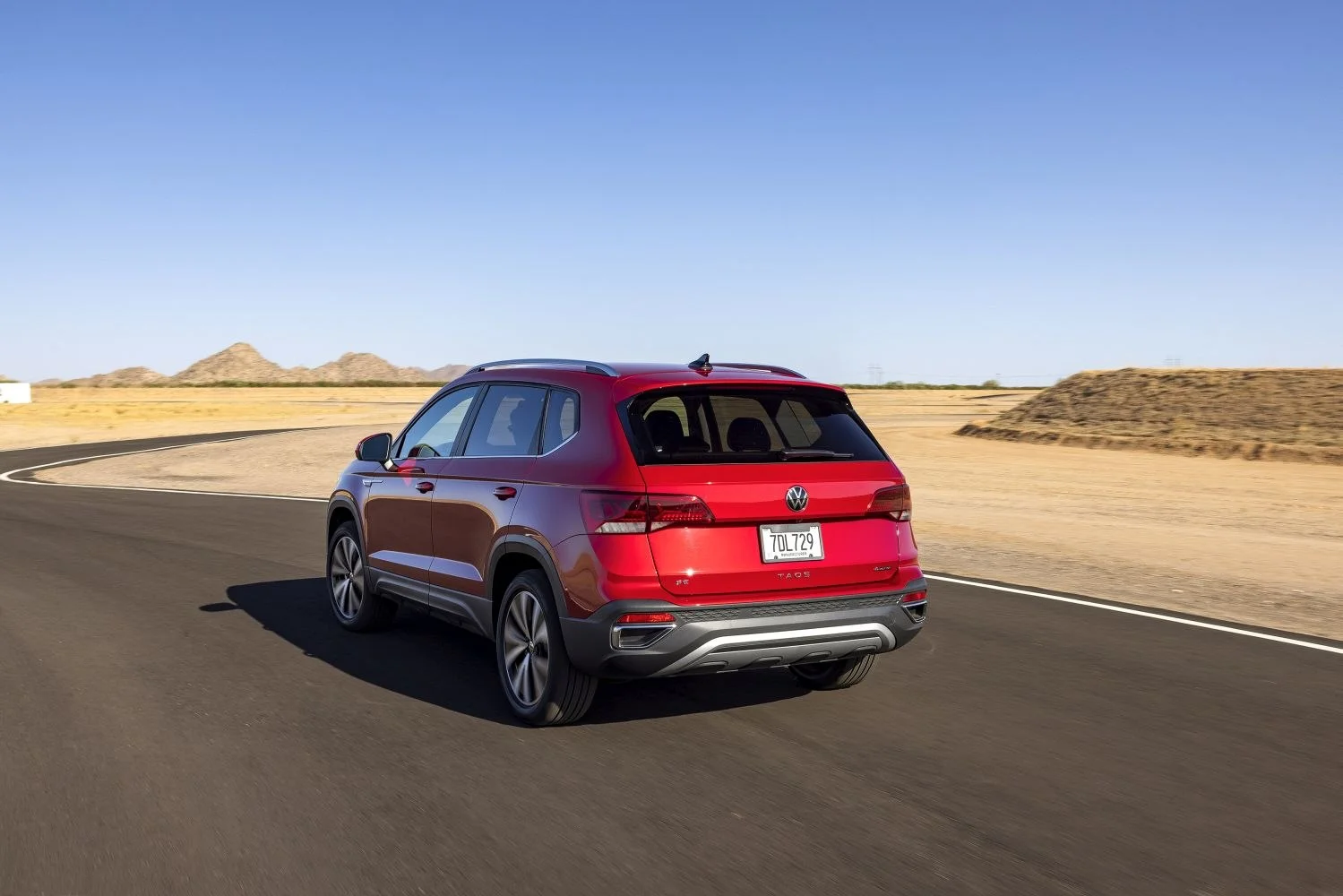Volkswagen Taos 1.5T (158 Hp) 4MOTION DSG2021 - 2024 thumbnail 5