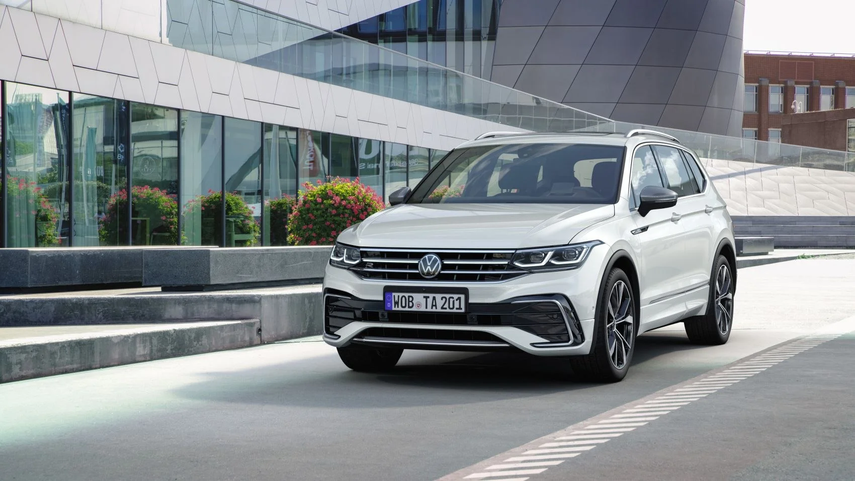 Volkswagen Tiguan 1.4 TSI (150 Hp) DSG2021 - 2024 thumbnail 2