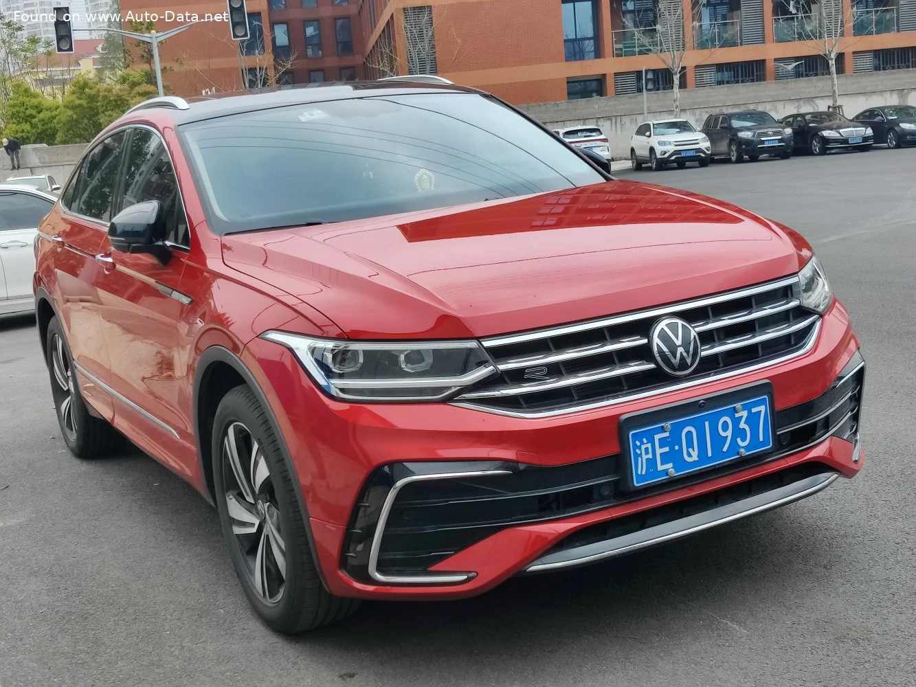 Volkswagen Tiguan 330 TSI (186 Hp) DSG2020 - thumbnail 2
