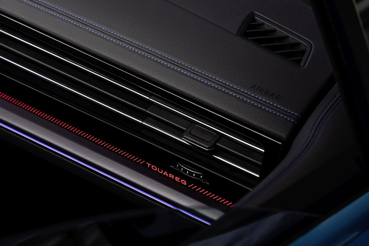 Volkswagen Touareg 3.0 V6 TDI (231 Hp) 4MOTION Tiptronic2023 - thumbnail 15