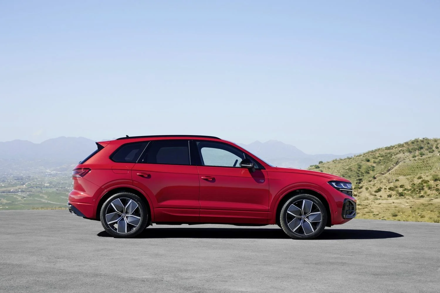 Volkswagen Touareg 3.0 V6 TDI (231 Hp) 4MOTION Tiptronic2023 - thumbnail 5