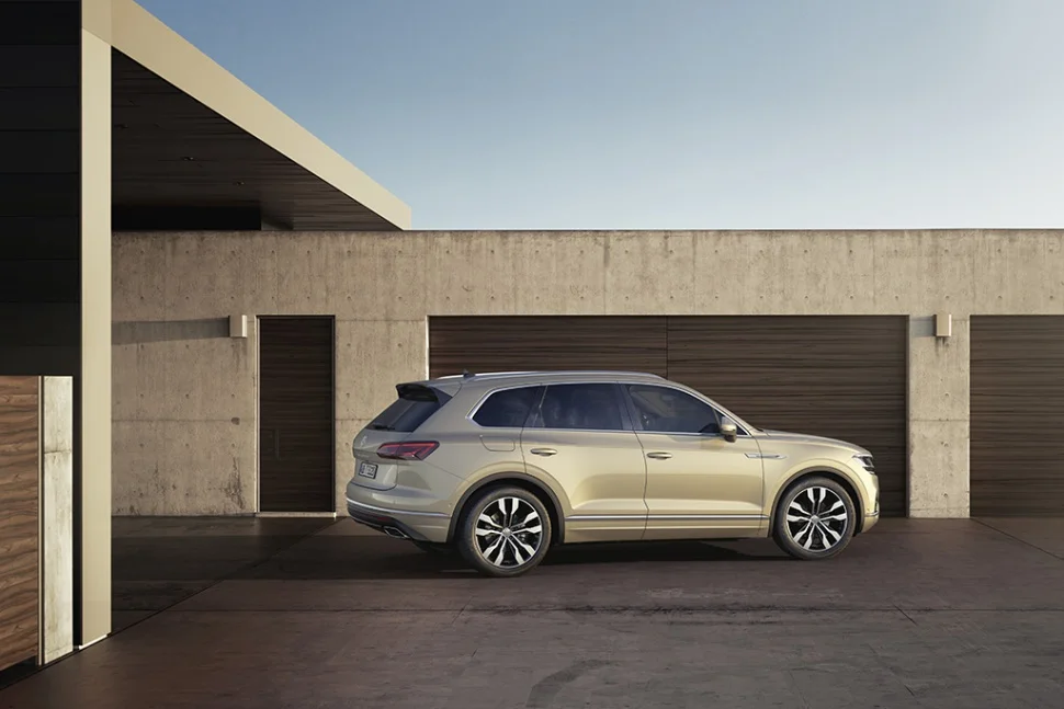 Volkswagen Touareg 2.0 TSI (249 Hp) 4MOTION Tiptronic2018 - 2023 thumbnail 2