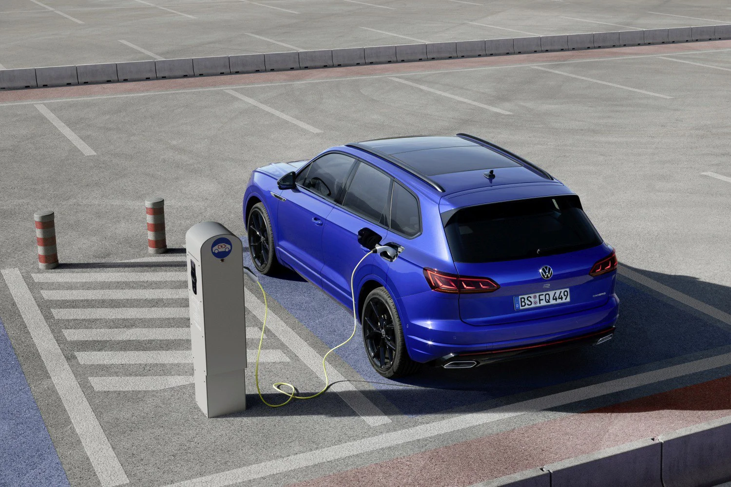Volkswagen Touareg 2.0 TSI (249 Hp) 4MOTION Tiptronic2018 - 2023 thumbnail 11