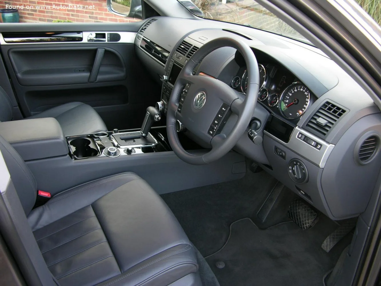 Volkswagen Touareg 2.5 TDI (174 Hp) 4MOTION2006 - 2010 thumbnail 10