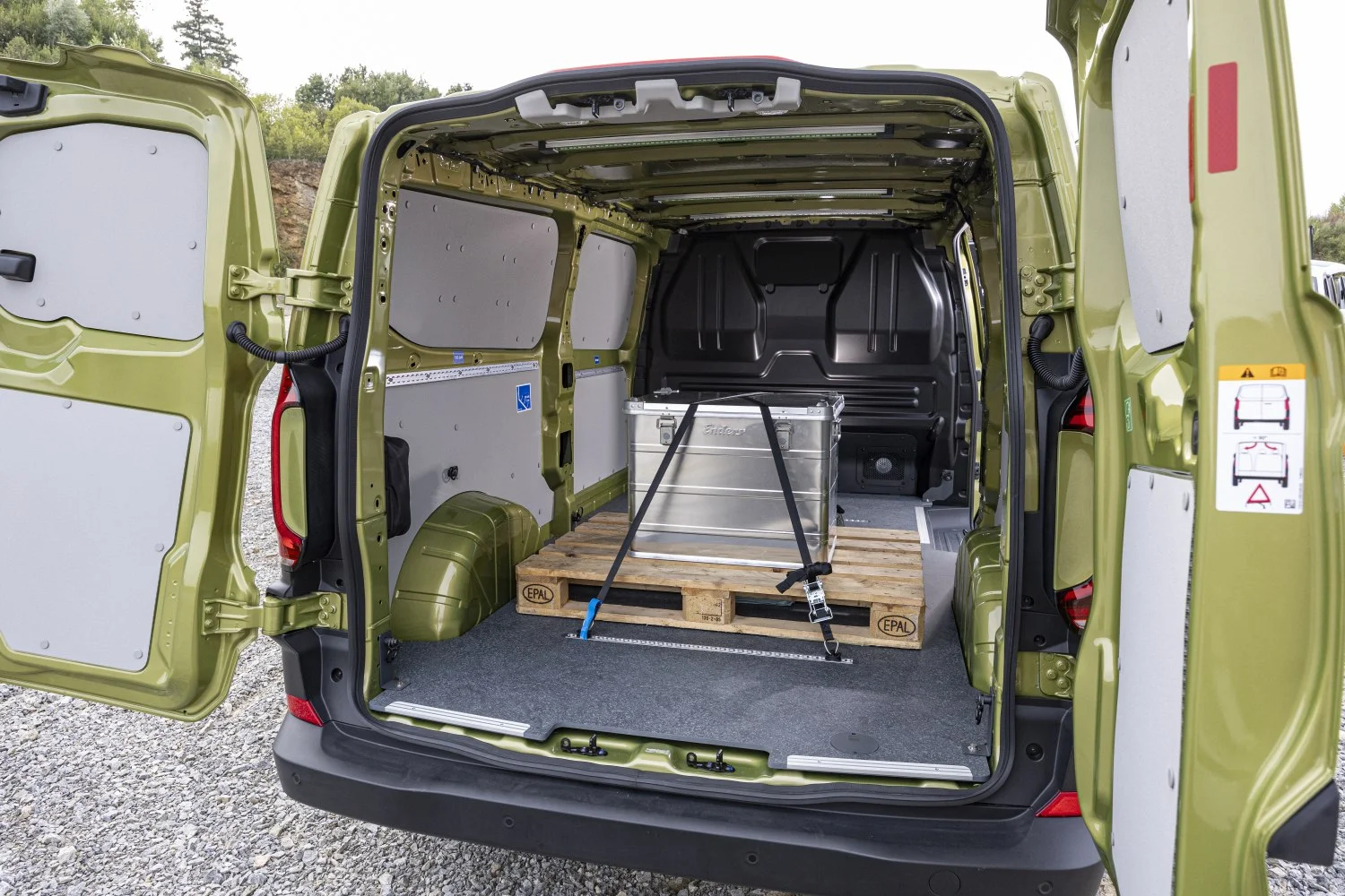 Volkswagen Transporter 2.0 TDI (110 Hp) L1H12024 - thumbnail 8