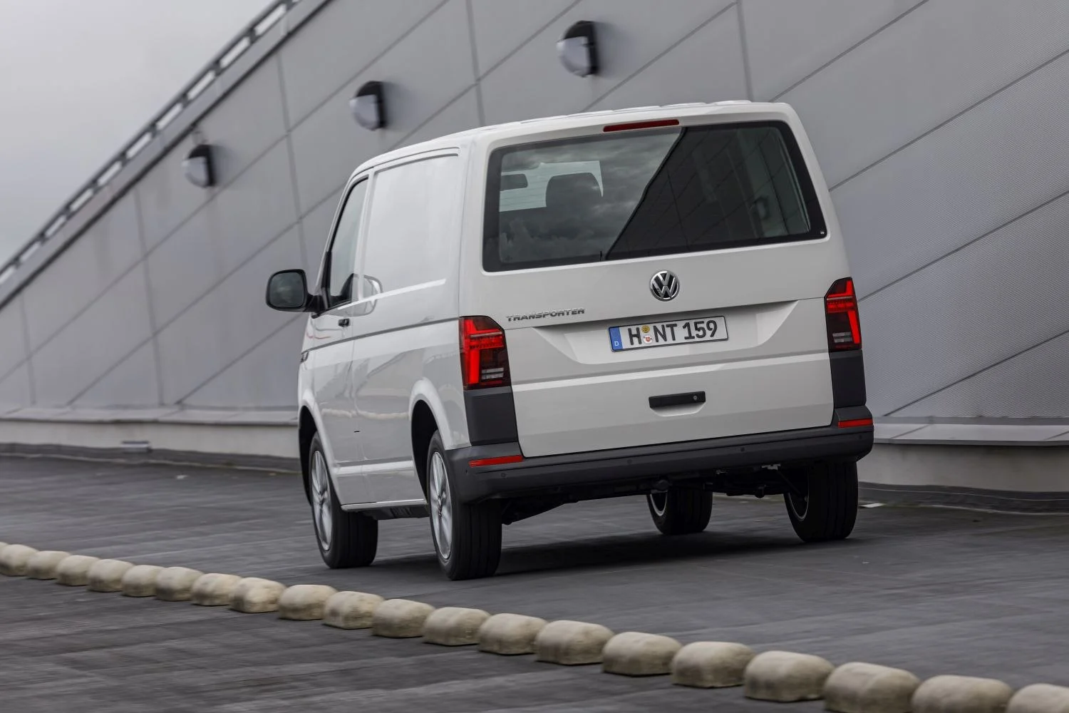 Volkswagen Transporter 2.0 TDI (110 Hp) L1H12019 - 2021 thumbnail 4