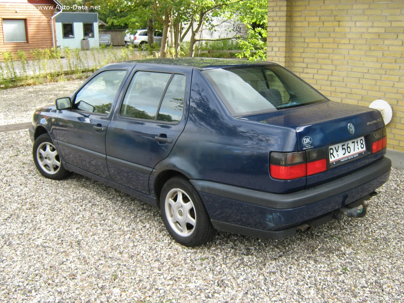 Volkswagen Vento 1.6 (101 Hp)1994 - 1998 thumbnail 2